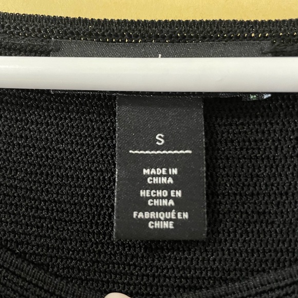 Crop Top w/Cut Outs - Picture 3 of 7